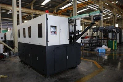 自動ブロー成形機